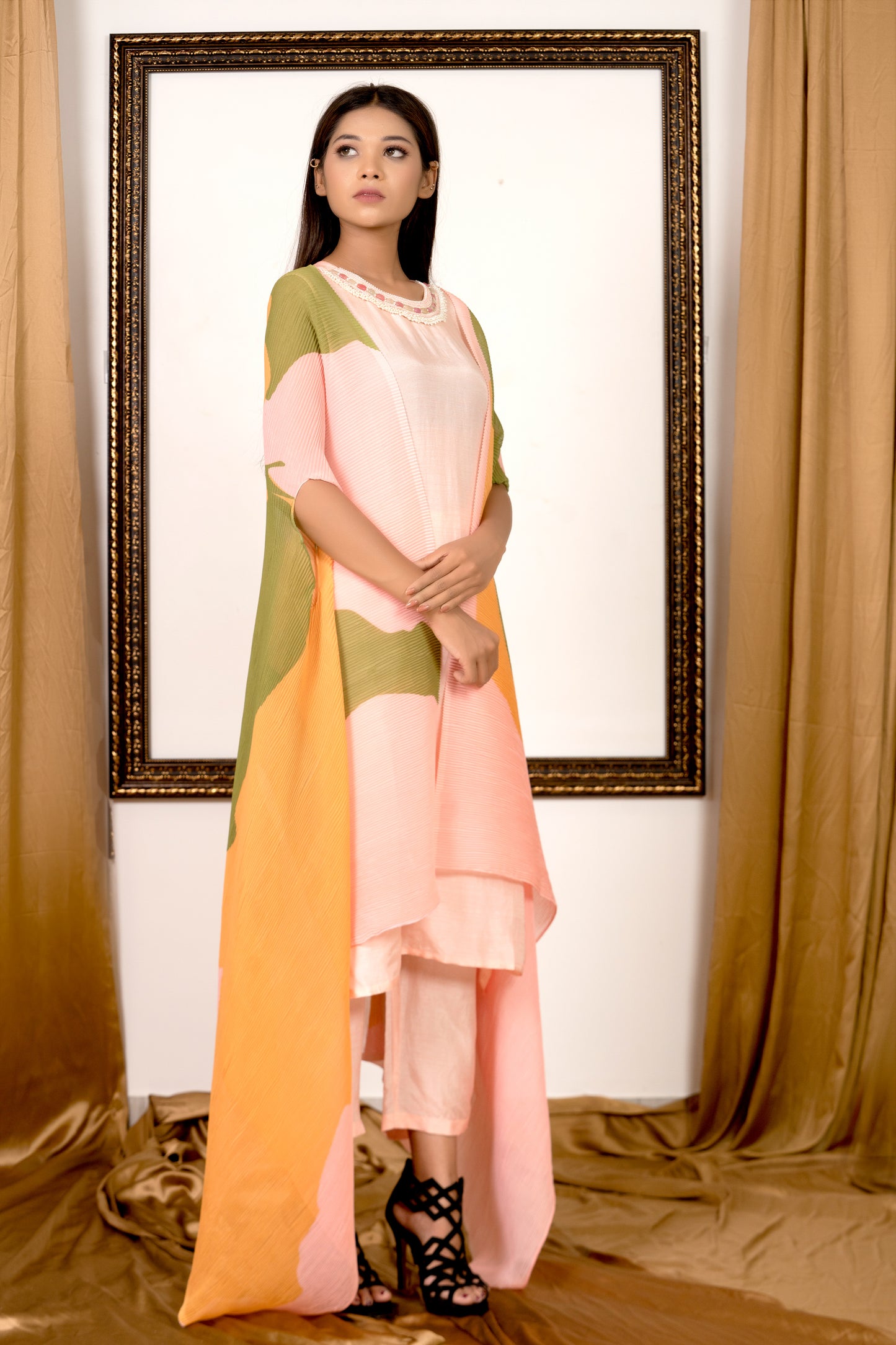 BLUSH PINK KURTA SET WITH PLEATED CAPE